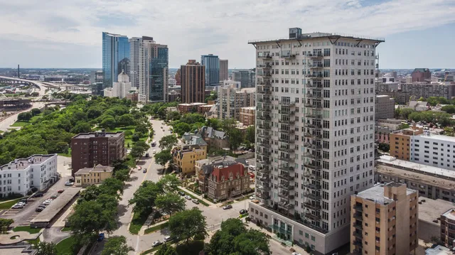 $875,000 | 1313 North Franklin Place, Unit 504, Milwaukee, WI 53202