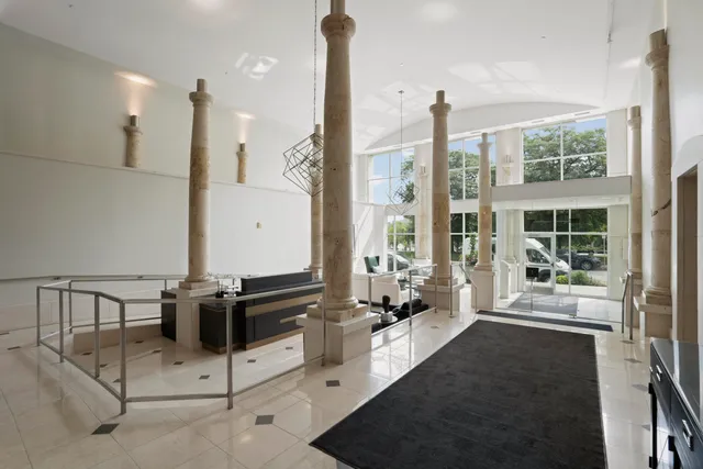 $875,000 | 1313 North Franklin Place, Unit 504, Milwaukee, WI 53202