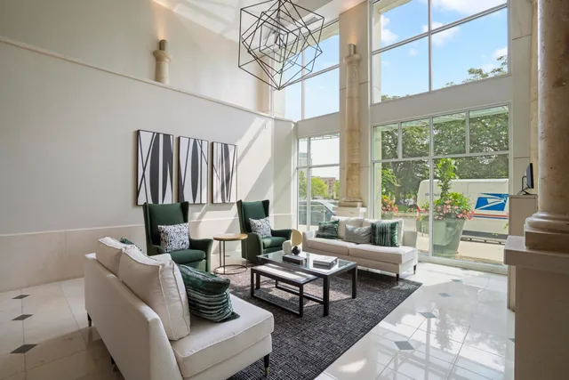 $875,000 | 1313 North Franklin Place, Unit 504, Milwaukee, WI 53202