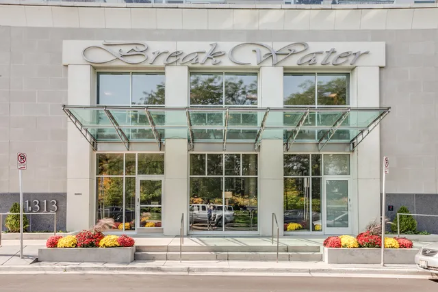 $875,000 | 1313 North Franklin Place, Unit 504, Milwaukee, WI 53202