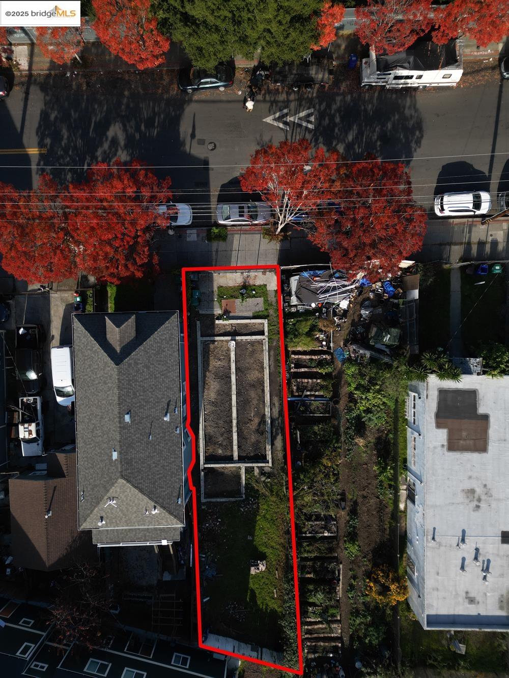1633 8th Street Oakland, CA 94607 - Photo 16 of 56 Aerial view of property's location featuring property parcel outlined
