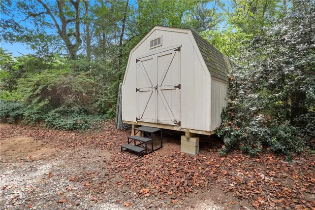 $560,000 | 5985 Woodfield Drive, Kernersville, NC 27284