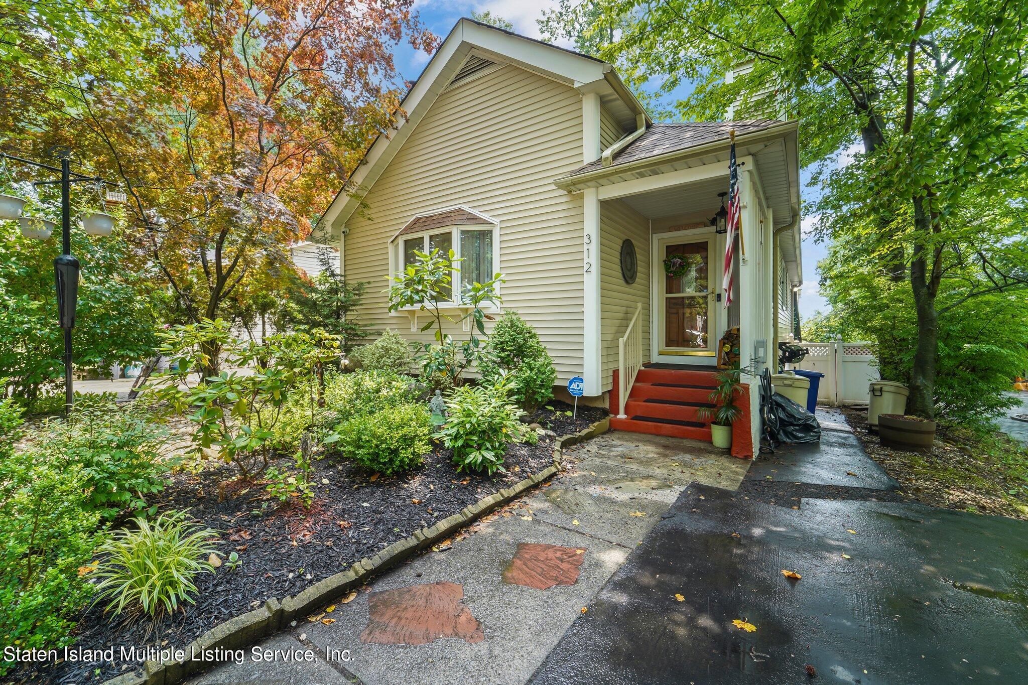 312 Edinboro Road Staten Island, NY 10306 - Photo 1 of 32 DSC09059
