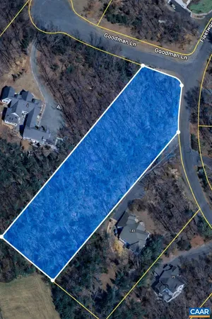 a view of a tennis court