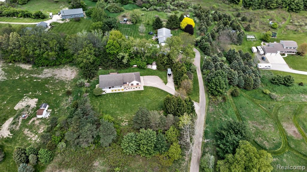 7659 Clyde Road Fenton, MI 48430 - Photo 40 of 52