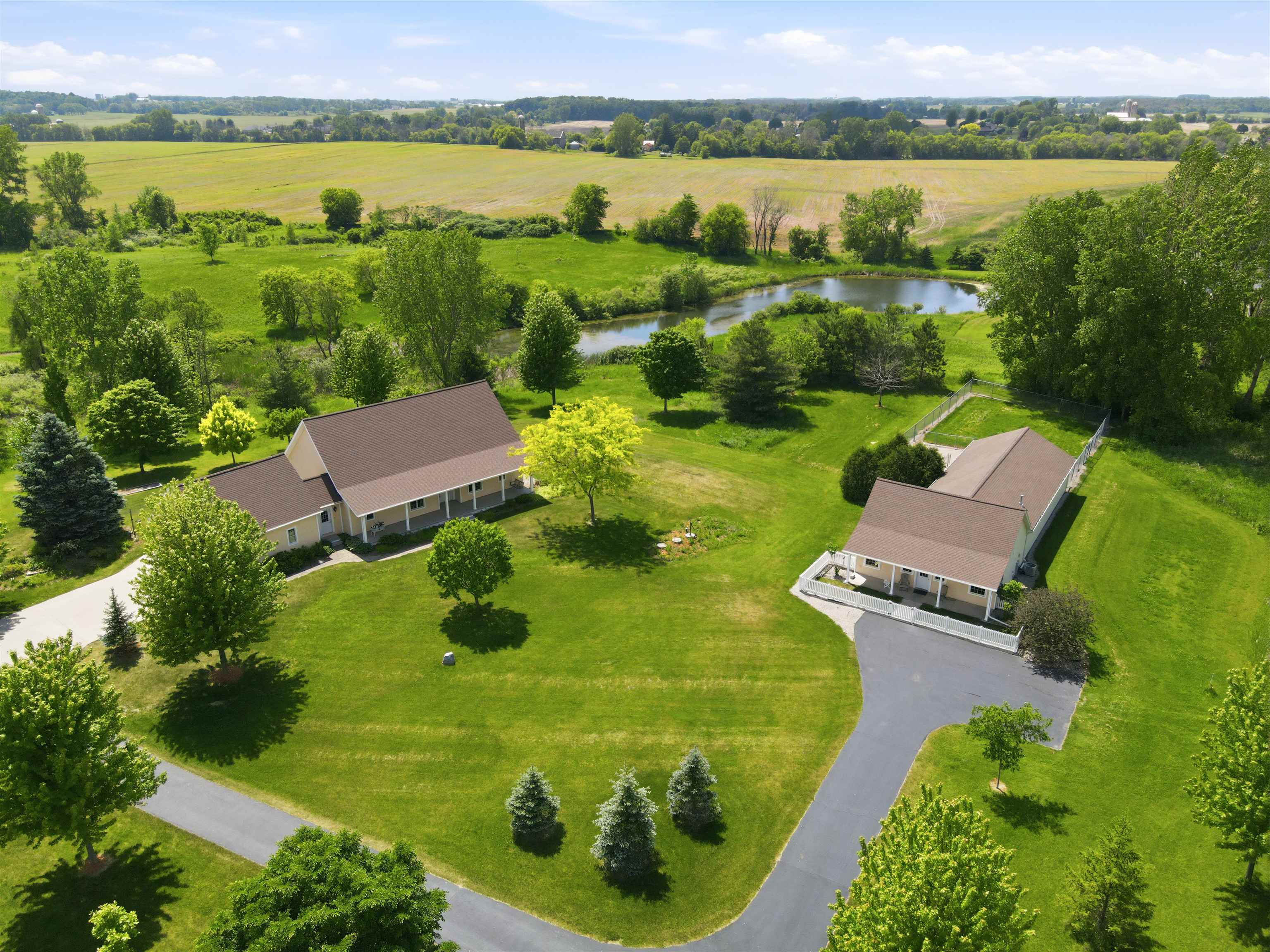 W3549 Center Valley Road Appleton, WI 54913 - Photo 2 of 52