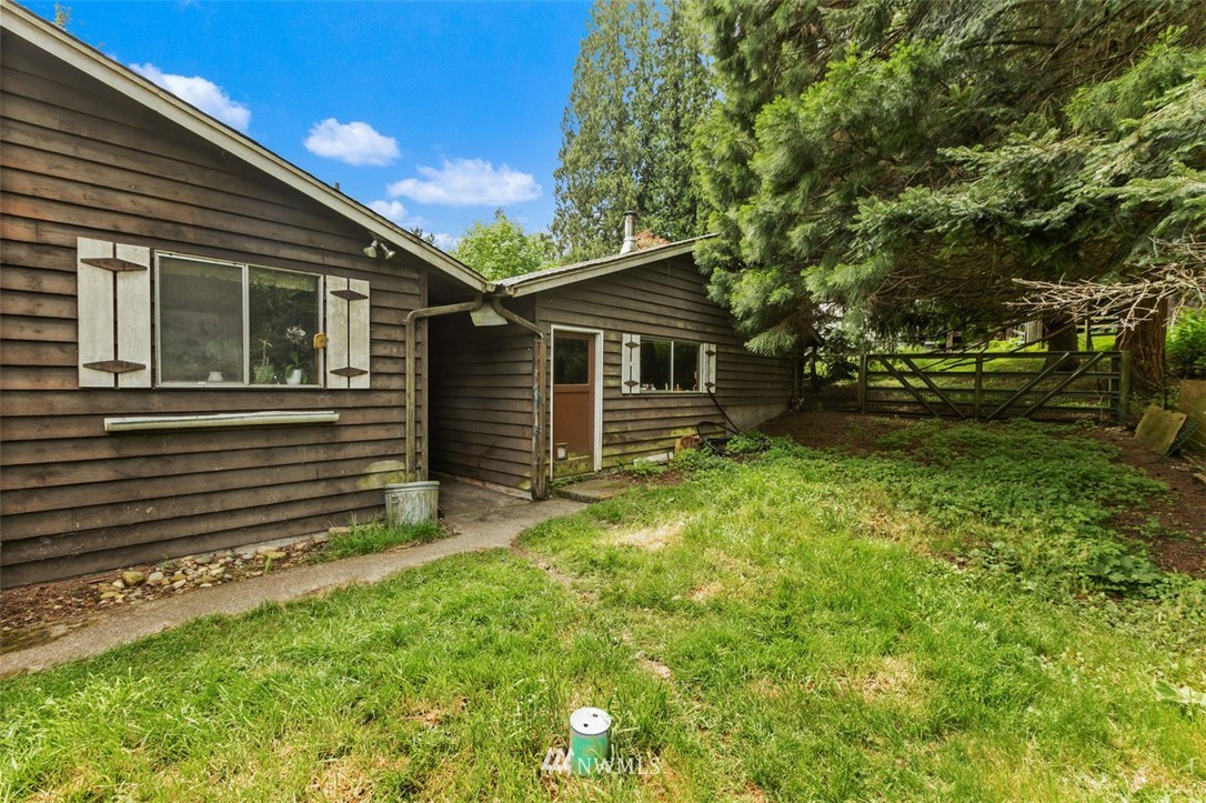 23525 27th Avenue Southeast Bothell, WA 98021 - Photo 20 of 40 a view of a house with a backyard