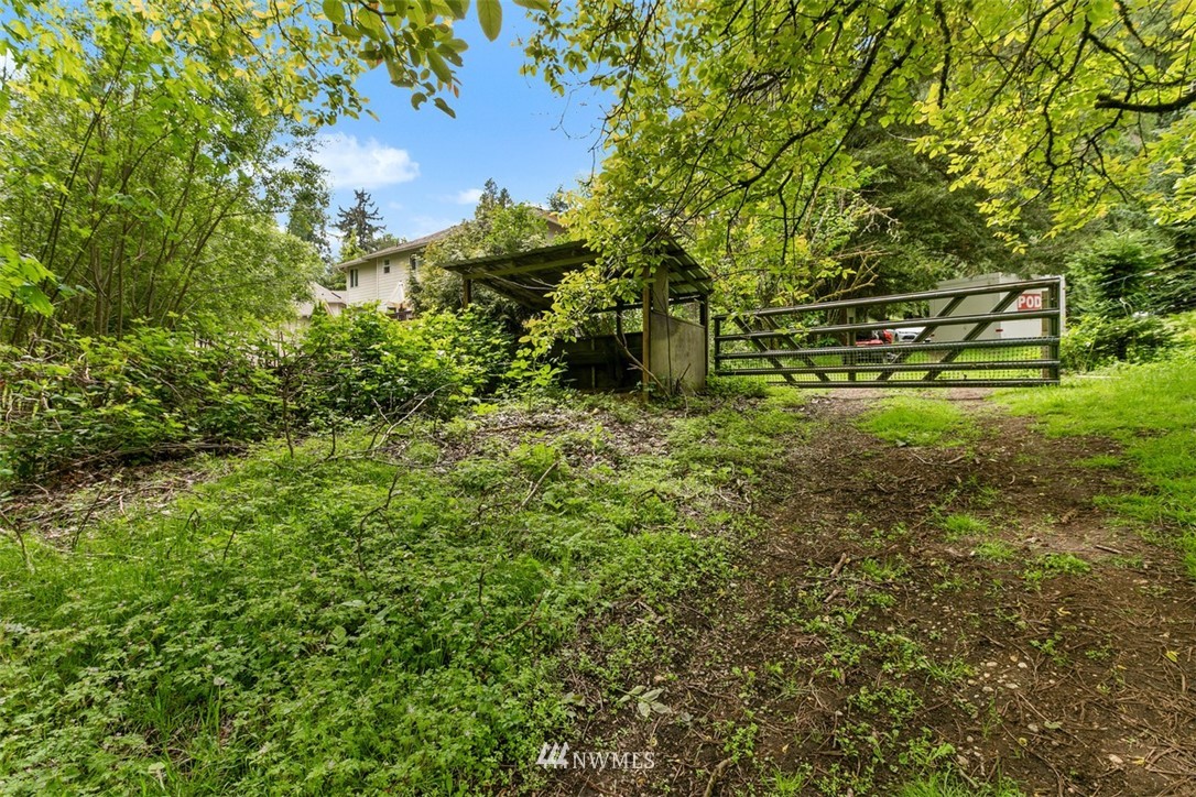 23525 27th Avenue Southeast Bothell, WA 98021 - Photo 29 of 40 a green field with lots of bushes
