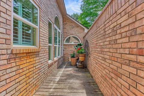 $925,000 | 46 North Copperknoll Circle, The Woodlands, TX 77381