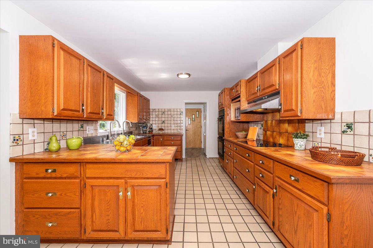 302 Notley Court Silver Spring, MD 20905 - Photo 11 of 42