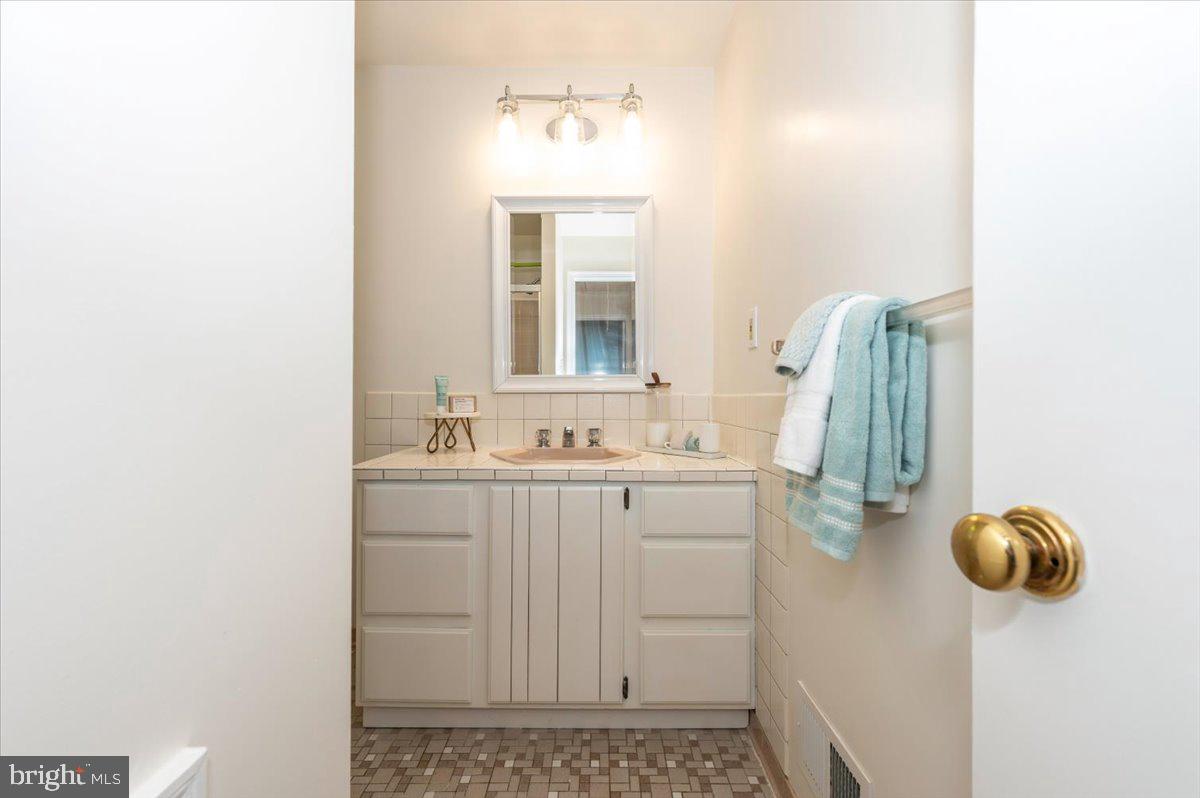 302 Notley Court Silver Spring, MD 20905 - Photo 27 of 42