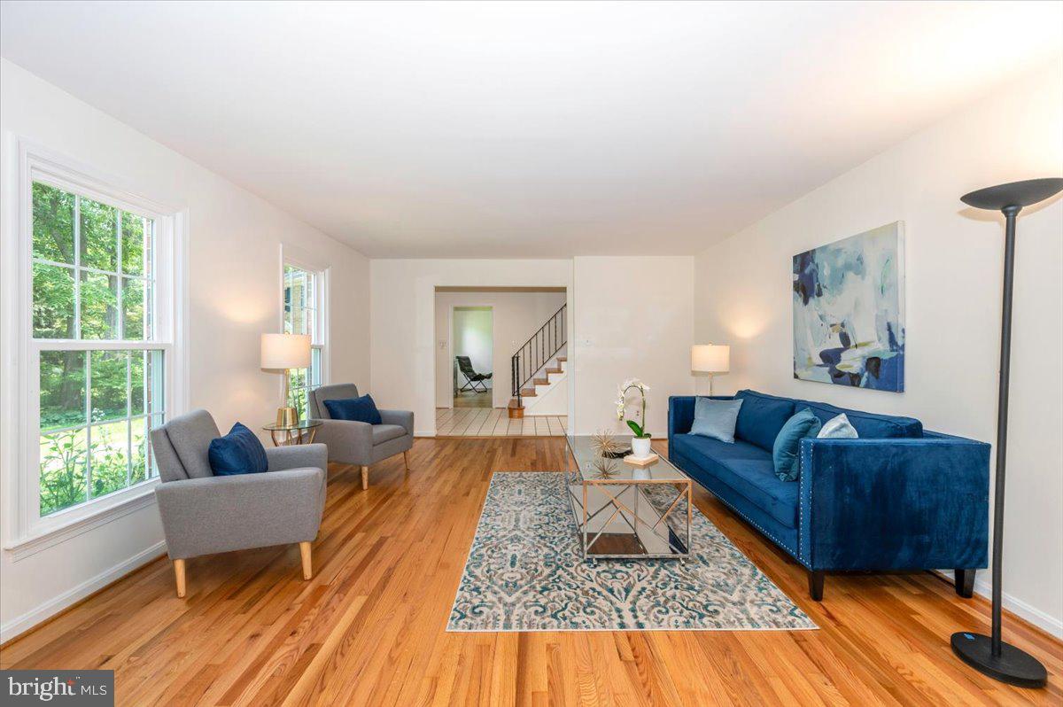 302 Notley Court Silver Spring, MD 20905 - Photo 7 of 42