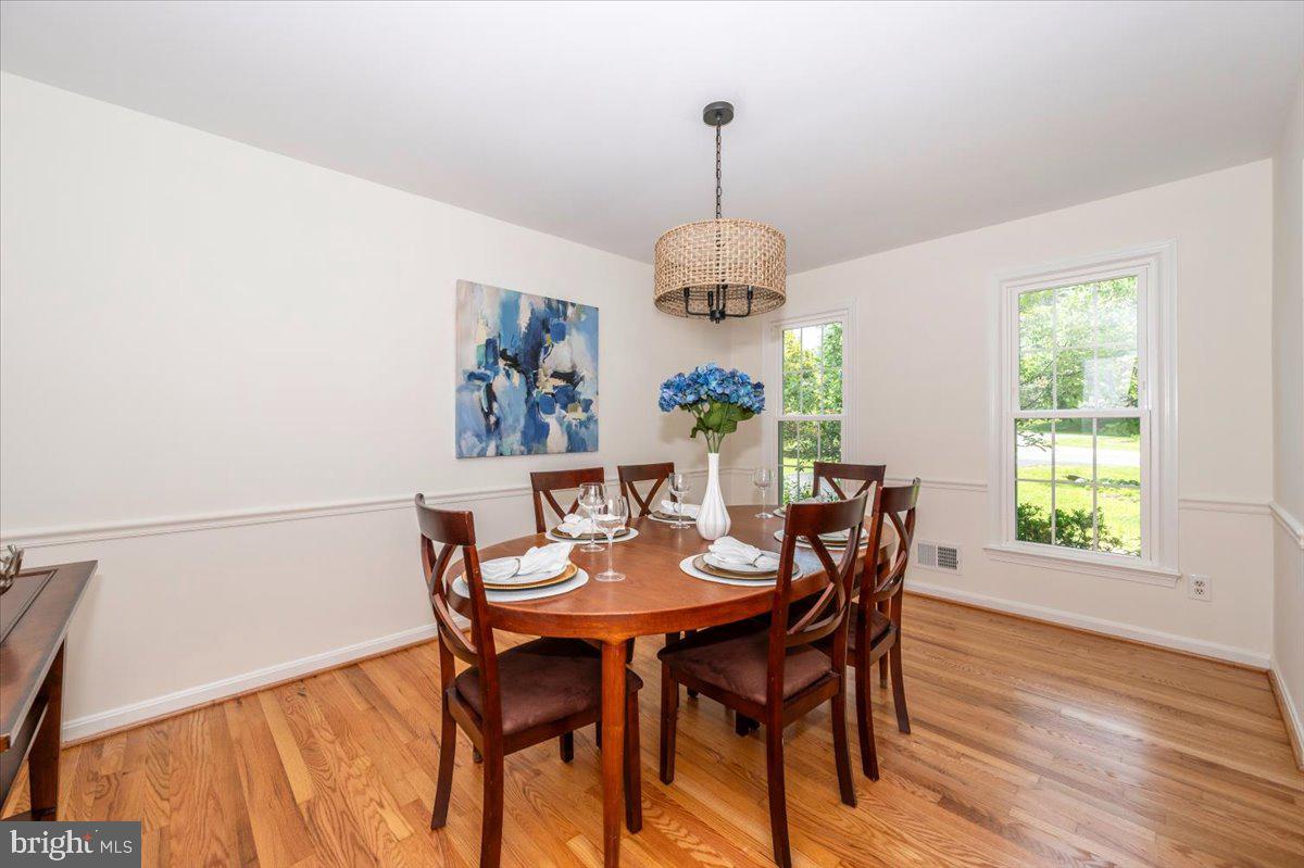 302 Notley Court Silver Spring, MD 20905 - Photo 9 of 42