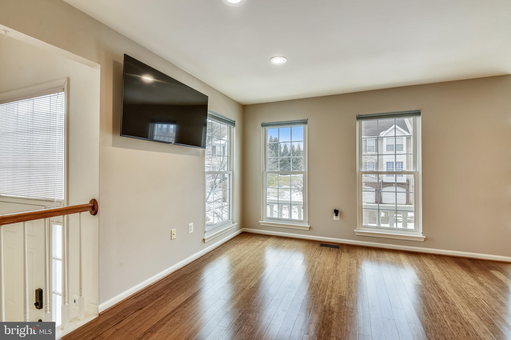 44042 Rising Sun Terrace Ashburn, VA 20147 - Photo 5 of 47 Gallery Image 5