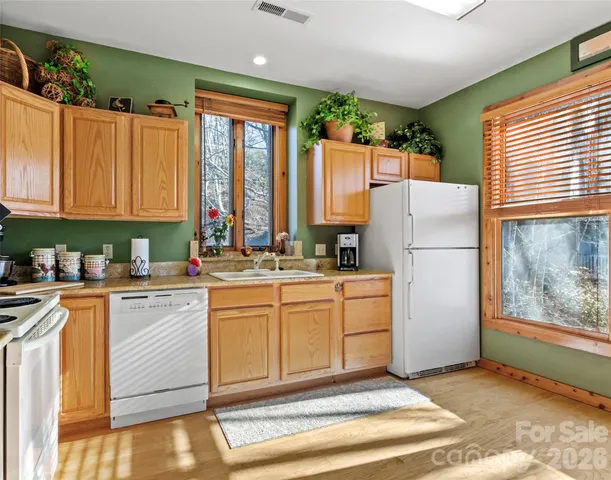 $435,000 | 80 Stoney Falls Loop, Unit 3201, Burnsville, NC 28714