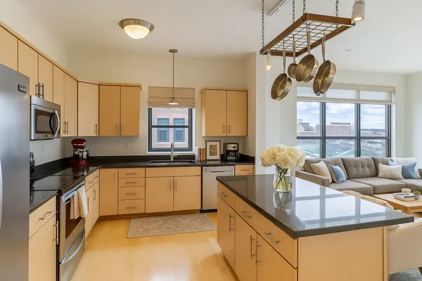 $349,900 | 270 4th Street East, Unit 402, St. Paul, MN 55101