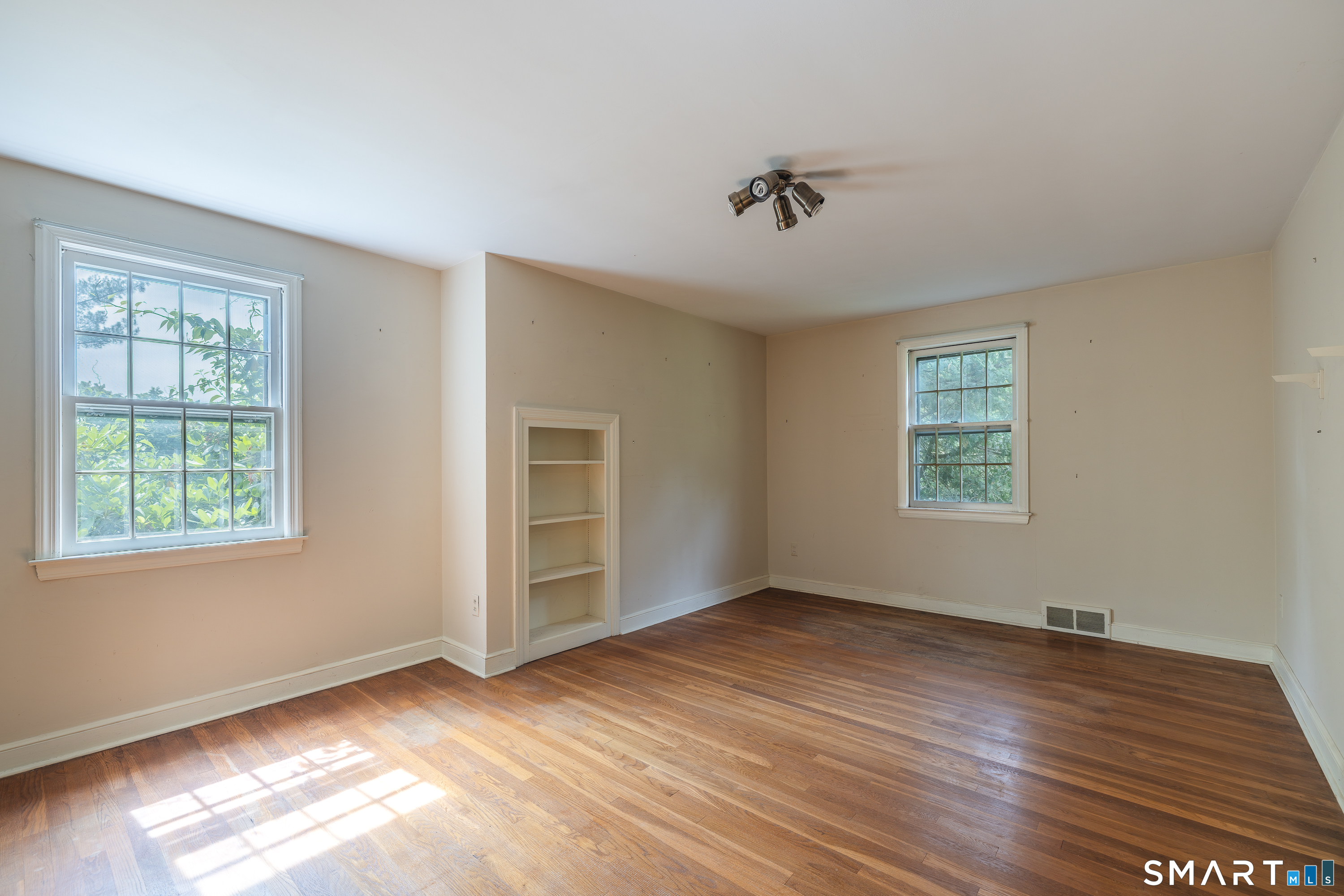 65 Manor Hill Road Stratford, CT 06614 - Photo 19 of 36