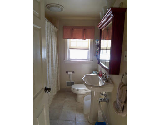 8 Thompson Road Beverly, MA 01915 - Photo 12 of 14 Gallery Image 12