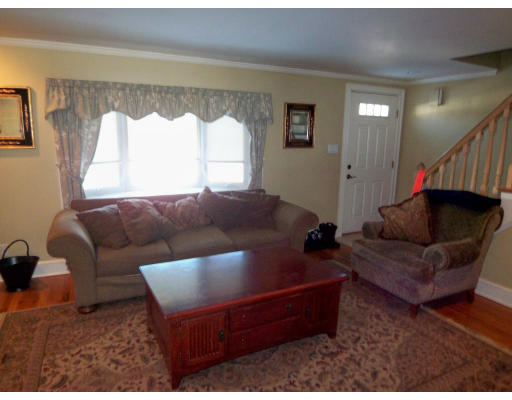 8 Thompson Road Beverly, MA 01915 - Photo 9 of 14 Gallery Image 9
