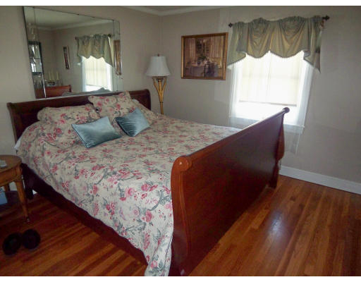 8 Thompson Road Beverly, MA 01915 - Photo 10 of 14 Gallery Image 10