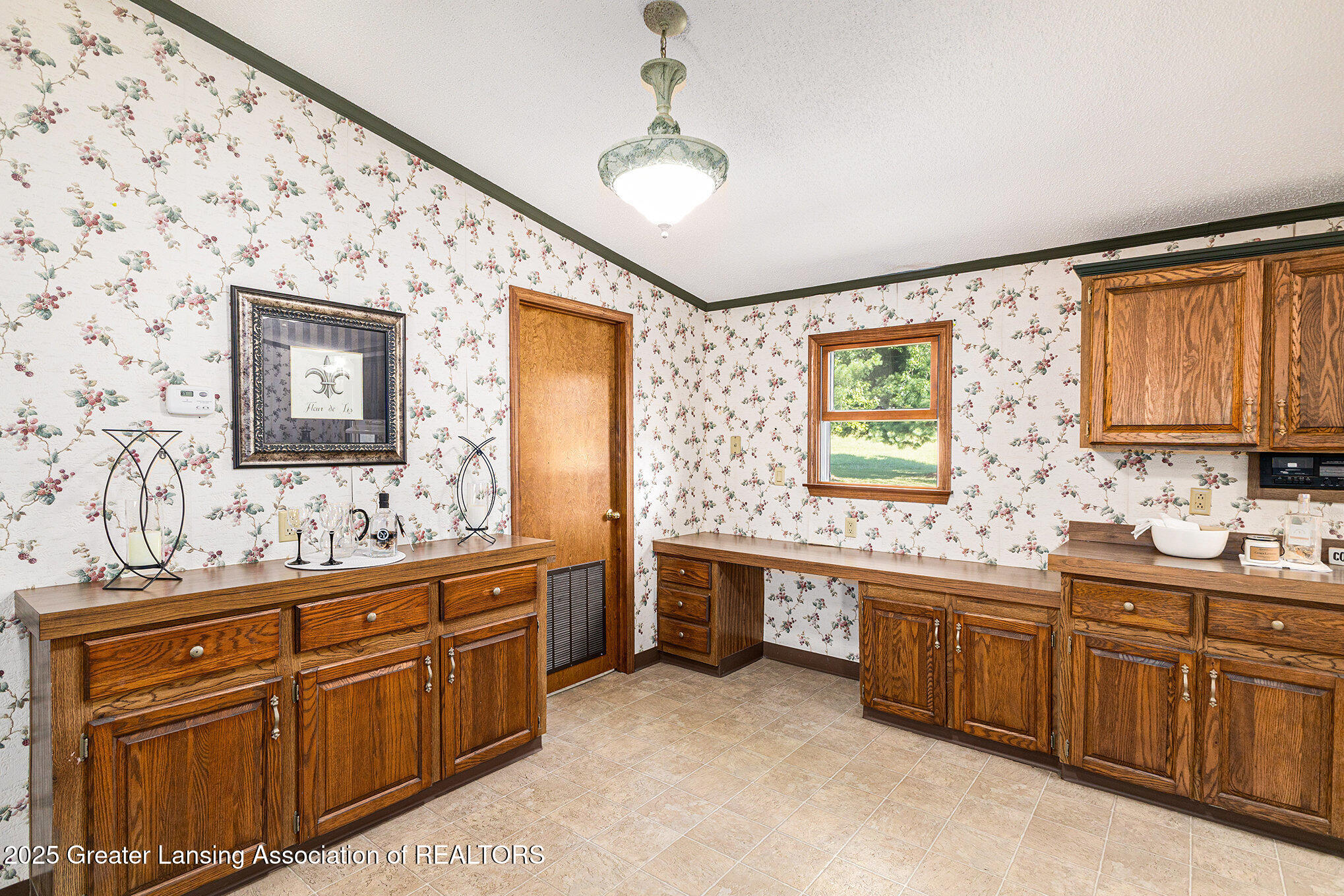3888 West Barnes Road Mason, MI 48854 - Photo 10 of 37 dining area with buffet