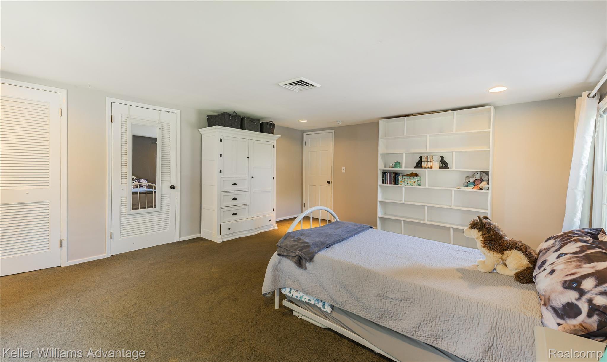 26850 Halsted Road Farmington, MI 48331 - Photo 75 of 75 DEAN _ Farmington Hills-74.jpg