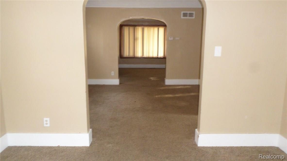 5511 Yorkshire Road Detroit, MI 48224 - Photo 14 of 38 2017-11-04 12.54