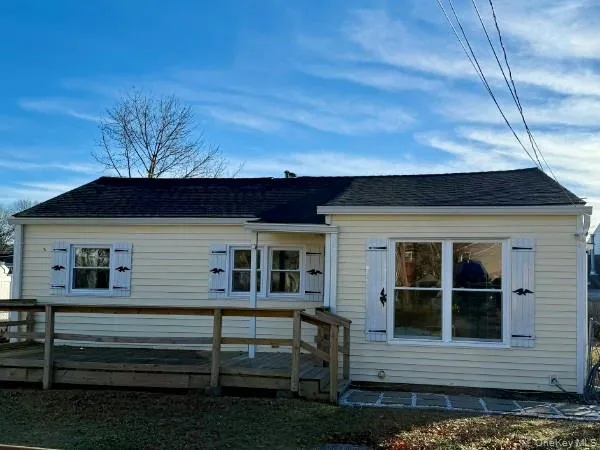 $2,050 | 100 Engelke Street, Patchogue, NY 11772