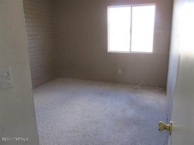 9611 East Sellarole Road Tucson, AZ 85730 - Photo 7 of 9