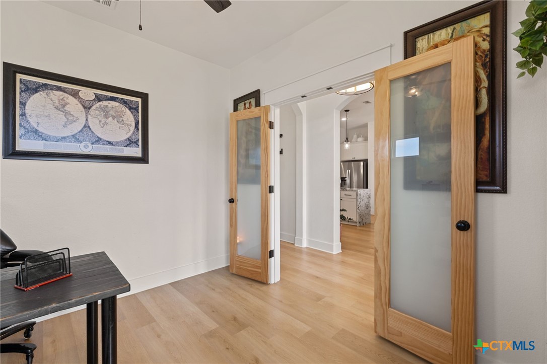 942 Inka Road Salado, TX 76571 - Photo 13 of 46 a view of a hallway with interior of the house