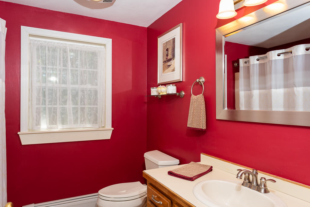 211 Hart Road Warren, ME 04864 - Photo 25 of 31 LVY_4192