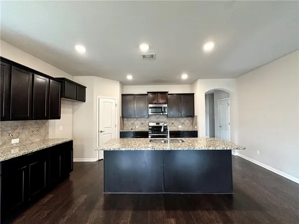 $2,300 | 16945 River Park Drive, Covington, LA 70435