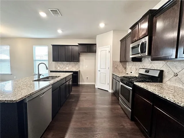 $2,400 | 16945 River Park Drive, Covington, LA 70435