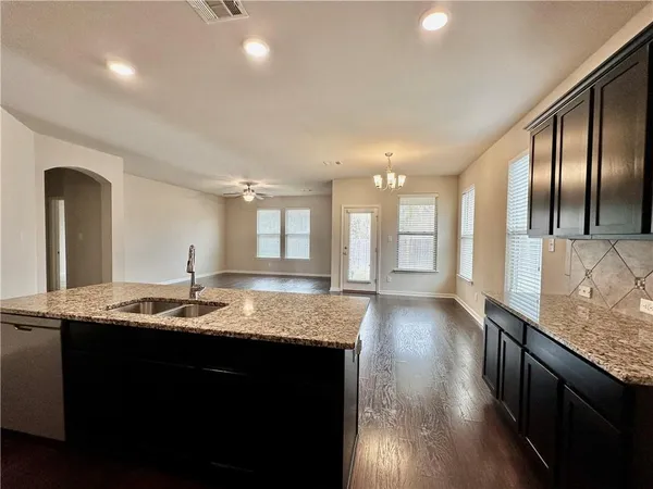 $2,300 | 16945 River Park Drive, Covington, LA 70435