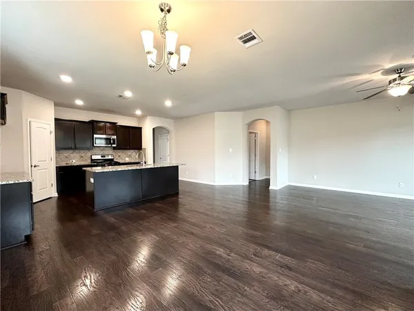 $2,300 | 16945 River Park Drive, Covington, LA 70435