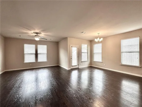 $2,300 | 16945 River Park Drive, Covington, LA 70435