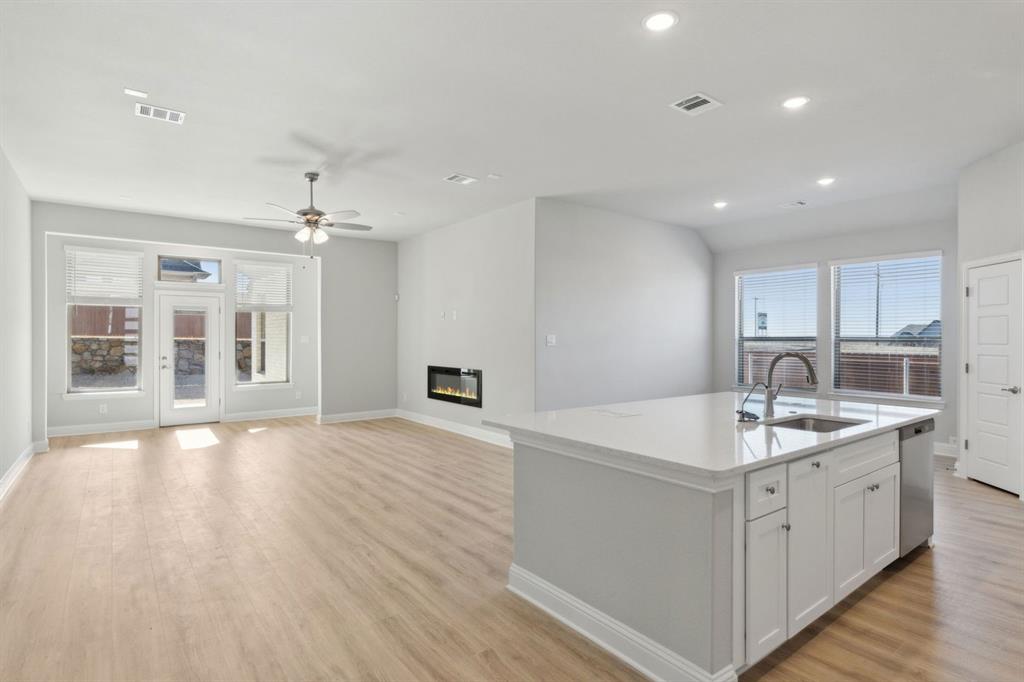 1370 Chisos Way Forney, TX 75126 - Photo 4 of 19 Representative