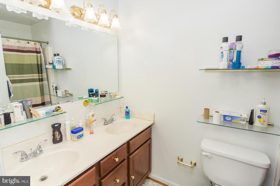 4201 Holbrook Road Randallstown, MD 21133 - Photo 13 of 30 Bath (Master)