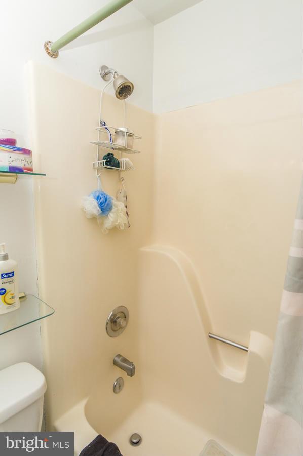 4201 Holbrook Road Randallstown, MD 21133 - Photo 14 of 30 Bath (Master)