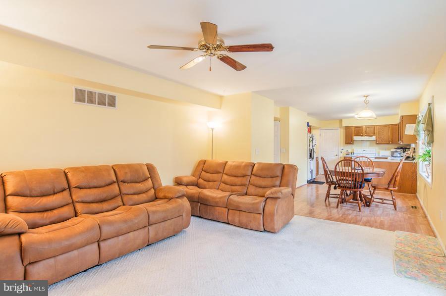 4201 Holbrook Road Randallstown, MD 21133 - Photo 8 of 30 Family Room