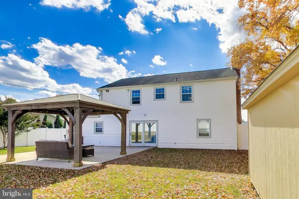 a view of a house with entertaining space