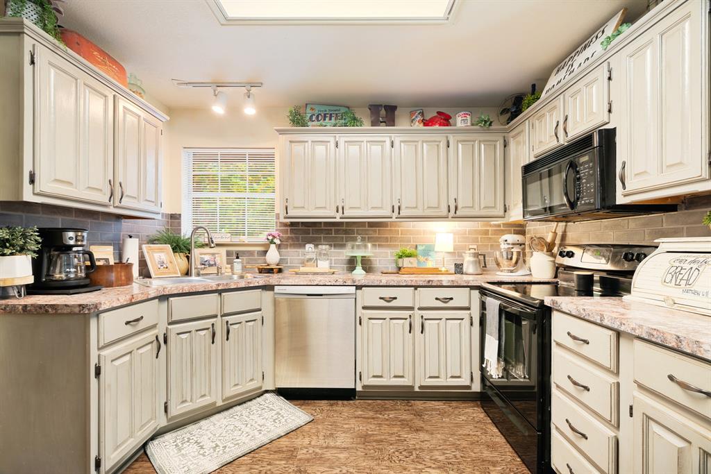 245 Red Oak Lane Powderly, TX 75473 - Photo 8 of 23 Gallery Image 8