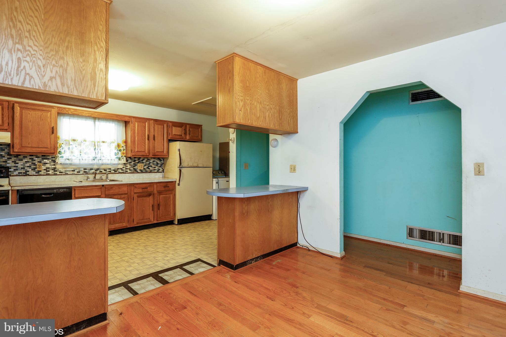 1324 Harbor Road Annapolis, MD 21403 - Photo 8 of 20 Kitchen