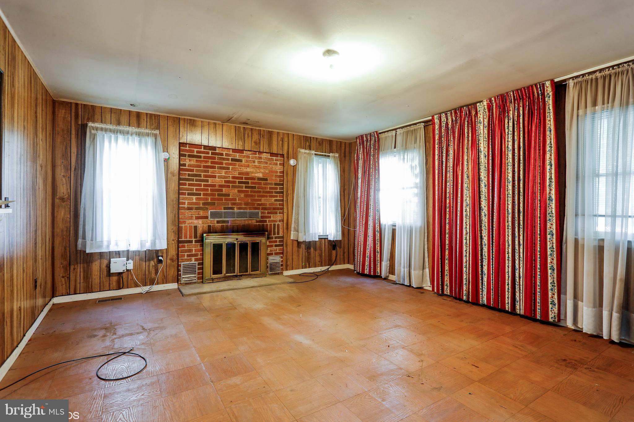 1324 Harbor Road Annapolis, MD 21403 - Photo 10 of 20 Family Room