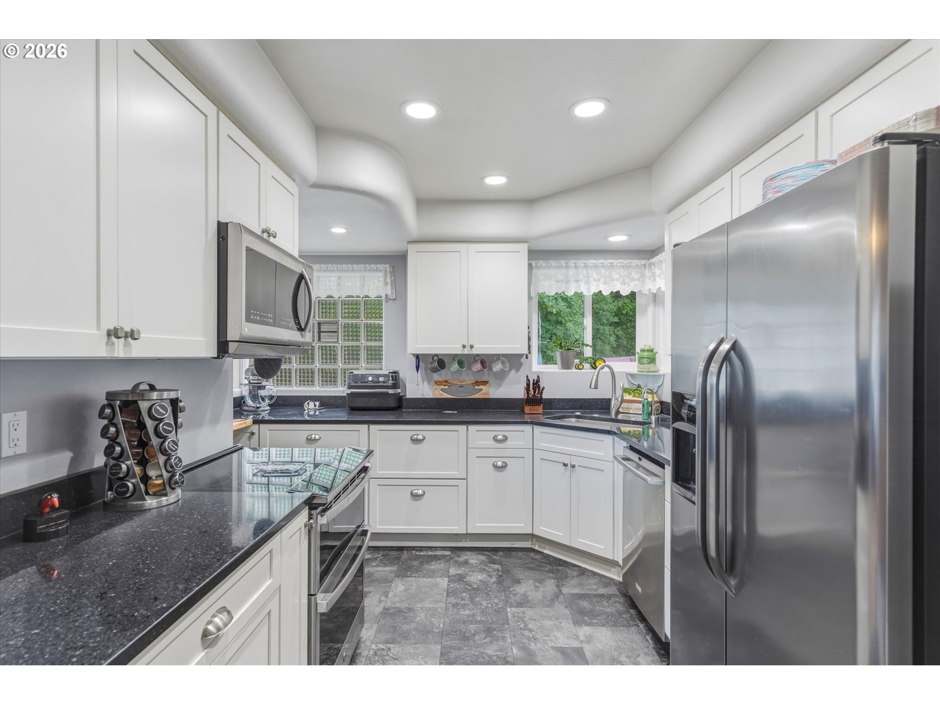 201 Carroll Road Kelso, WA 98626 - Photo 11 of 46 Kitchen