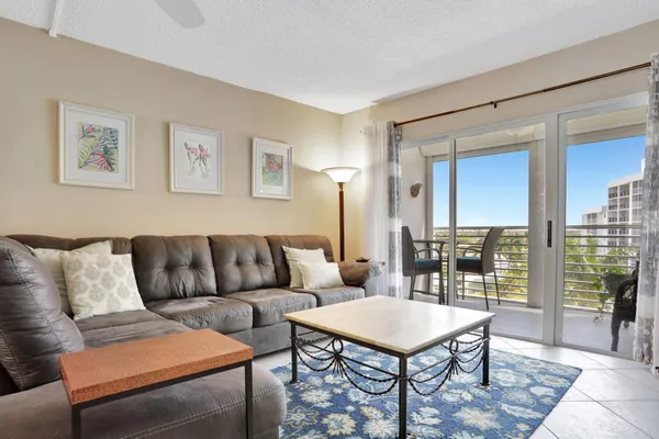 $2,400 | 2731 Northeast 14th Street Causeway, Unit 702, Pompano Beach, FL 33062