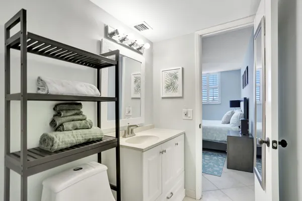 $2,400 | 2731 Northeast 14th Street Causeway, Unit 702, Pompano Beach, FL 33062