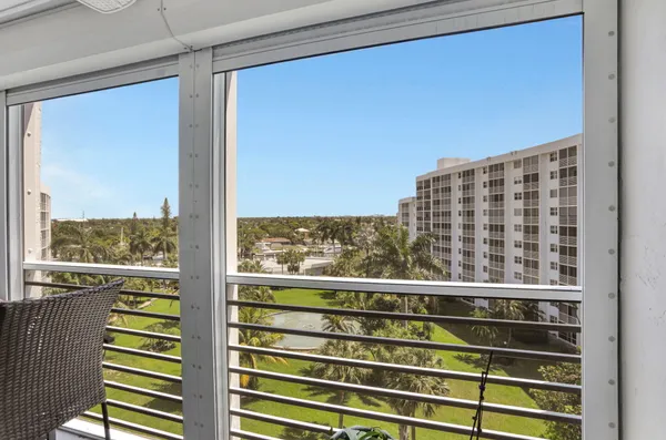 $2,400 | 2731 Northeast 14th Street Causeway, Unit 702, Pompano Beach, FL 33062