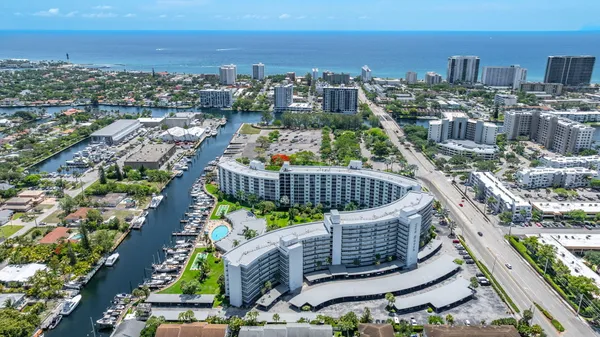$2,400 | 2731 Northeast 14th Street Causeway, Unit 702, Pompano Beach, FL 33062