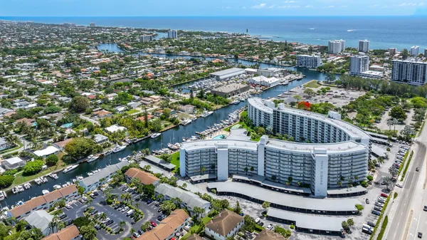 $2,400 | 2731 Northeast 14th Street Causeway, Unit 702, Pompano Beach, FL 33062